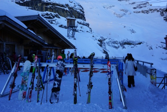 Montanha de Titlis na Suíça se prepara para o inverno